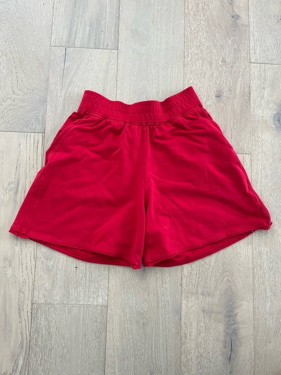 lululemon athletica Pants - Lululemon Women’s LA High Rise Relaxed Shorts in Red sz 10
